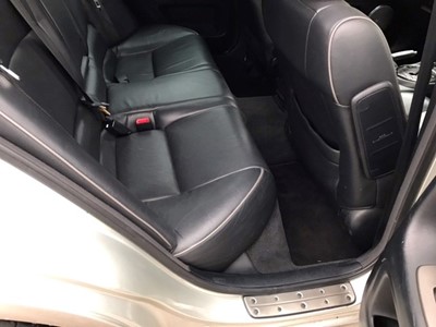 Lot 69 - 2003 Lexus IS300 Sport Cross