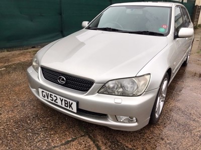 Lot 69 - 2003 Lexus IS300 Sport Cross