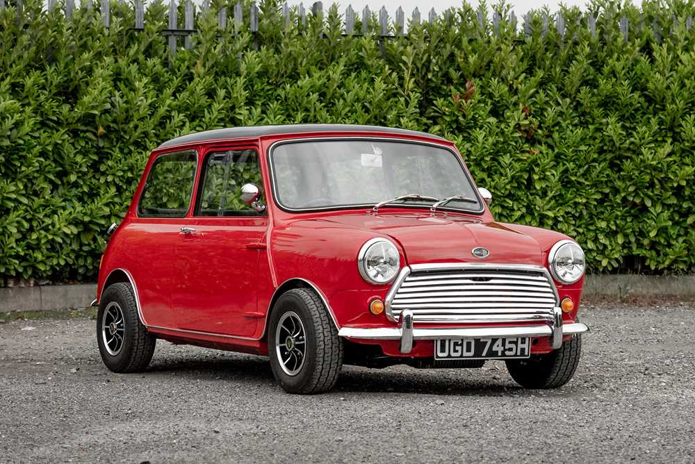 15 Images et Photos de Austin mini 1275 gt Libres de Droits 15 Images et Photos de Austin mini 1275 gt Libres de Droits