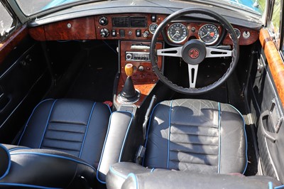 Lot 13 - 1973 MG B Roadster