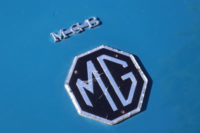 Lot 13 - 1973 MG B Roadster