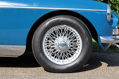 Lot 13 - 1973 MG B Roadster