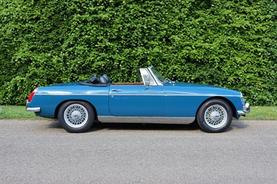 Lot 13 - 1973 MG B Roadster