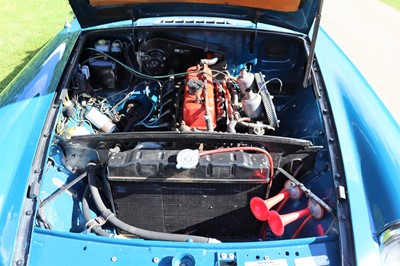 Lot 13 - 1973 MG B Roadster