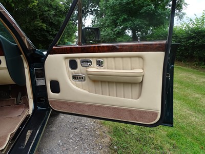Lot 39 - 1994 Bentley Brooklands
