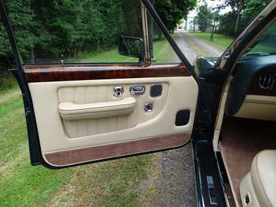 Lot 39 - 1994 Bentley Brooklands
