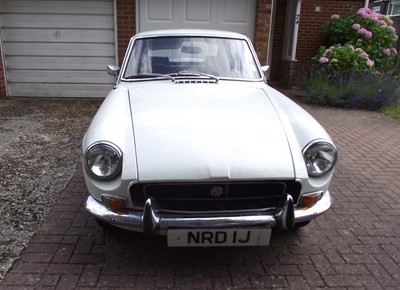 Lot 1971 MG B GT
