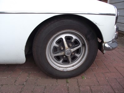 Lot 1971 MG B GT