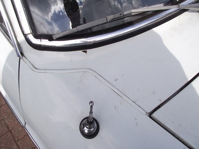 Lot 1971 MG B GT