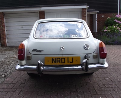 Lot 1971 MG B GT