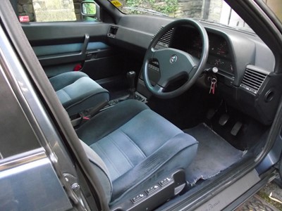 Lot 76 - 1988 Alfa Romeo 164