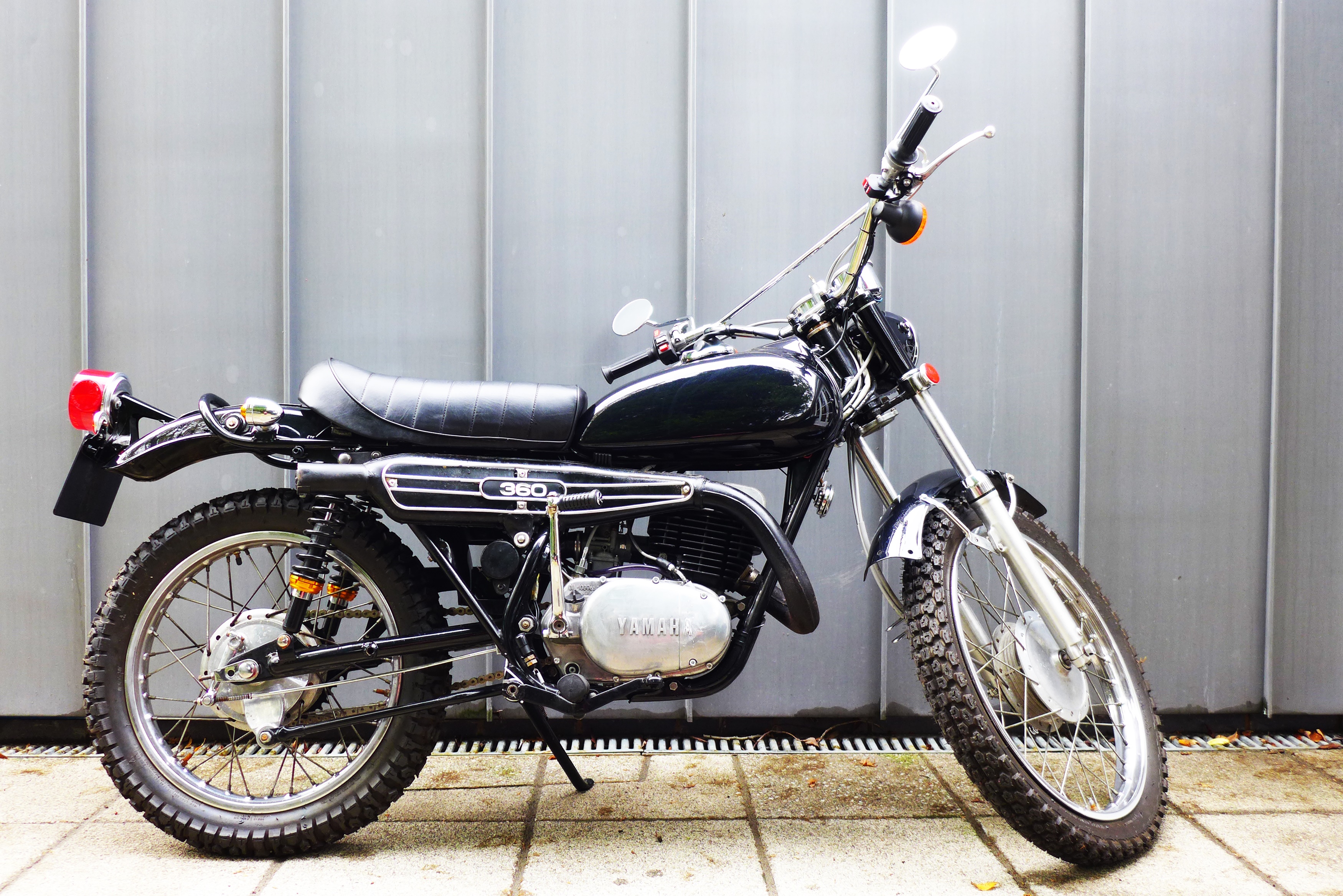 Lot 213 - 1973 Yamaha RT1 360