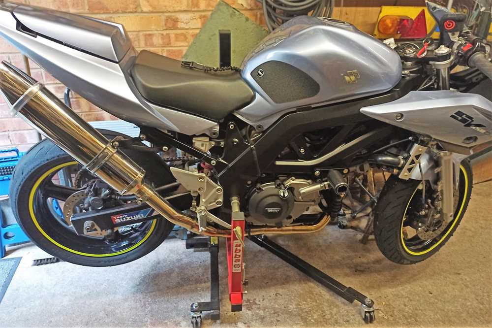 Lot 275 - 2006 Suzuki SV650 Track Bike