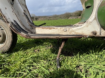 Lot 3 - 1951 Vespa Douglas Rod Model