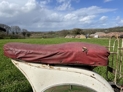 Lot 3 - 1951 Vespa Douglas Rod Model