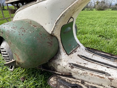 Lot 3 - 1951 Vespa Douglas Rod Model
