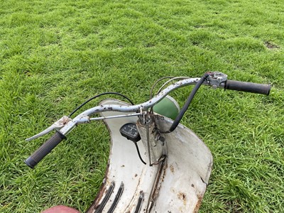 Lot 3 - 1951 Vespa Douglas Rod Model
