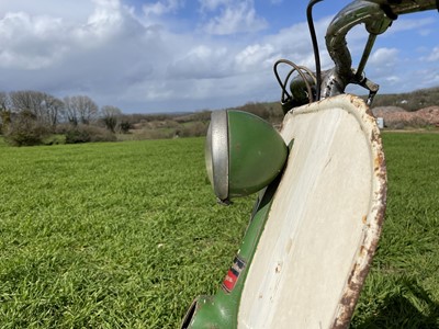 Lot 3 - 1951 Vespa Douglas Rod Model