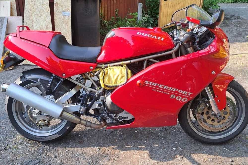 Lot 105 - 1996 Ducati 900SS
