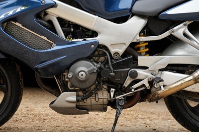 Lot 171 - 2000 Honda VTR1000F