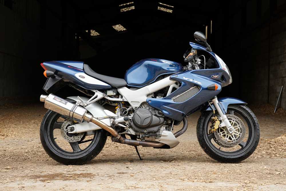 Lot 171 - 2000 Honda VTR1000F