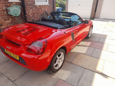 Lot 2000 Toyota MR2 VVTI