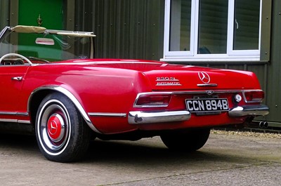 Lot 18 - 1964 Mercedes-Benz 230SL