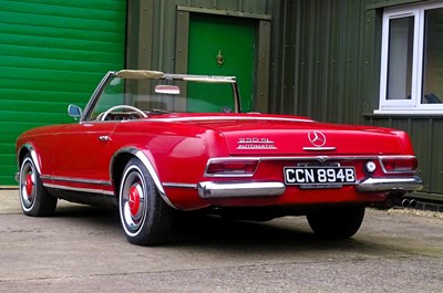 Lot 18 - 1964 Mercedes-Benz 230SL