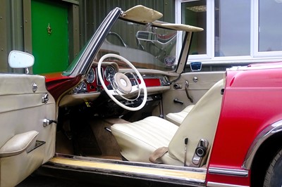 Lot 18 - 1964 Mercedes-Benz 230SL