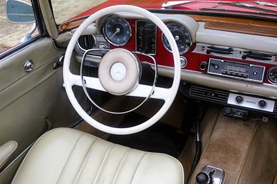 Lot 18 - 1964 Mercedes-Benz 230SL