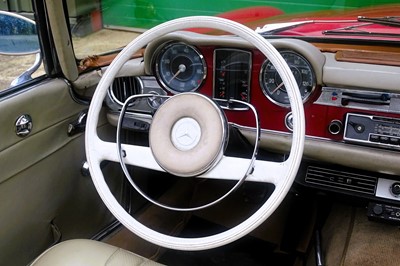 Lot 18 - 1964 Mercedes-Benz 230SL