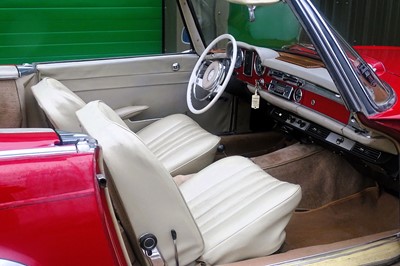 Lot 18 - 1964 Mercedes-Benz 230SL