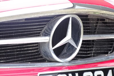 Lot 18 - 1964 Mercedes-Benz 230SL