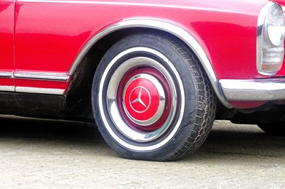 Lot 18 - 1964 Mercedes-Benz 230SL