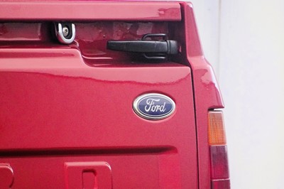 Lot 89 - 1990 Ford P100 V8 Custom