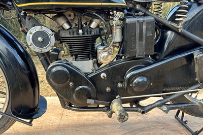 Lot 215 - 1937 Velocette MOV