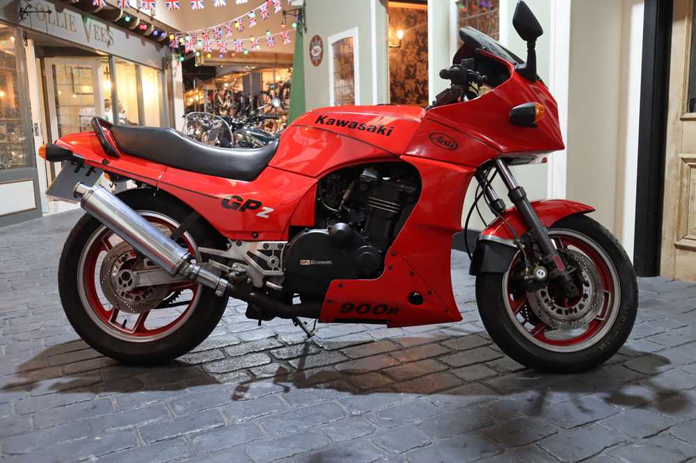 エレガンス Lot 312 - 1985 Kawasaki GPZ900A-2