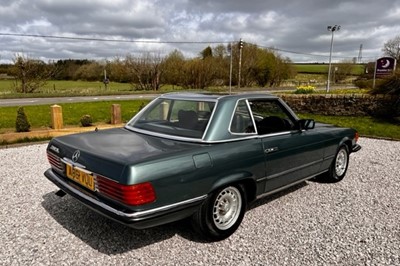 Lot 25 - 1984 Mercedes-Benz 280SL
