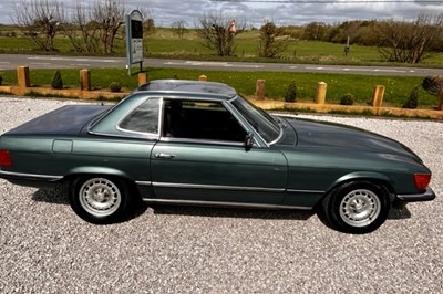 Lot 25 - 1984 Mercedes-Benz 280SL