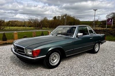Lot 25 - 1984 Mercedes-Benz 280SL