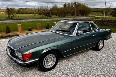 Lot 25 - 1984 Mercedes-Benz 280SL
