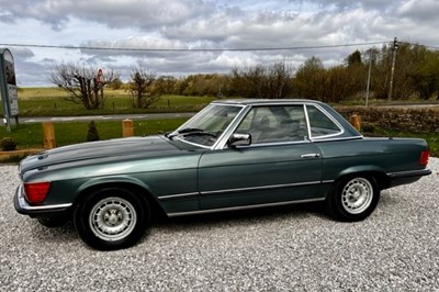 Lot 25 - 1984 Mercedes-Benz 280SL