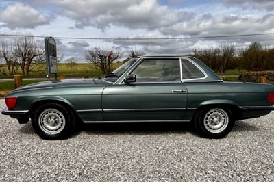 Lot 25 - 1984 Mercedes-Benz 280SL