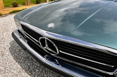 Lot 25 - 1984 Mercedes-Benz 280SL