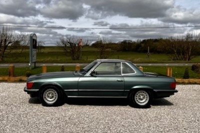 Lot 25 - 1984 Mercedes-Benz 280SL