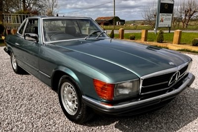 Lot 25 - 1984 Mercedes-Benz 280SL