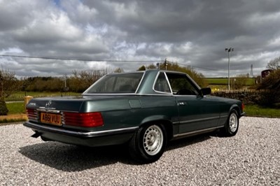 Lot 25 - 1984 Mercedes-Benz 280SL