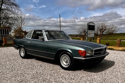 Lot 25 - 1984 Mercedes-Benz 280SL