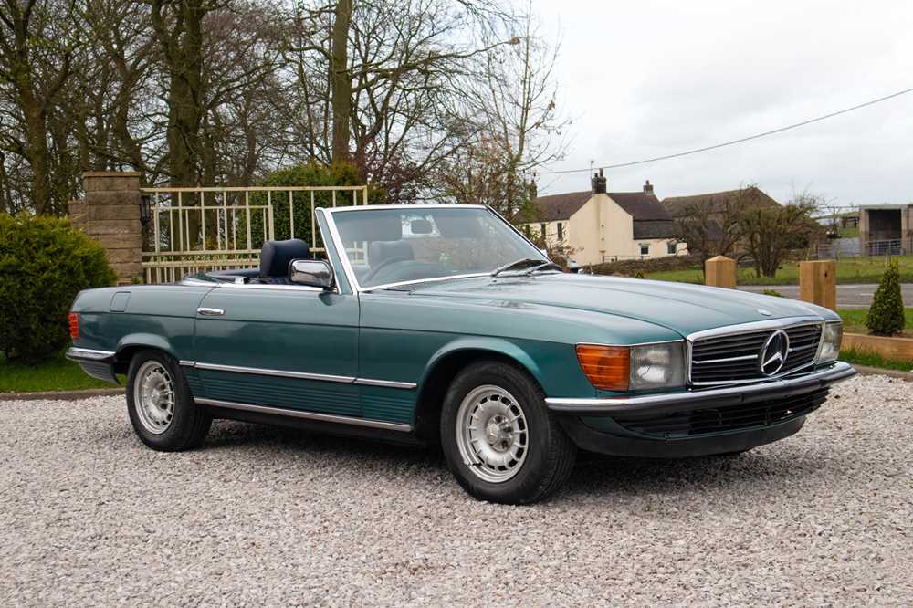 Lot 25 - 1984 Mercedes-Benz 280SL