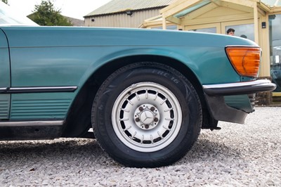 Lot 25 - 1984 Mercedes-Benz 280SL